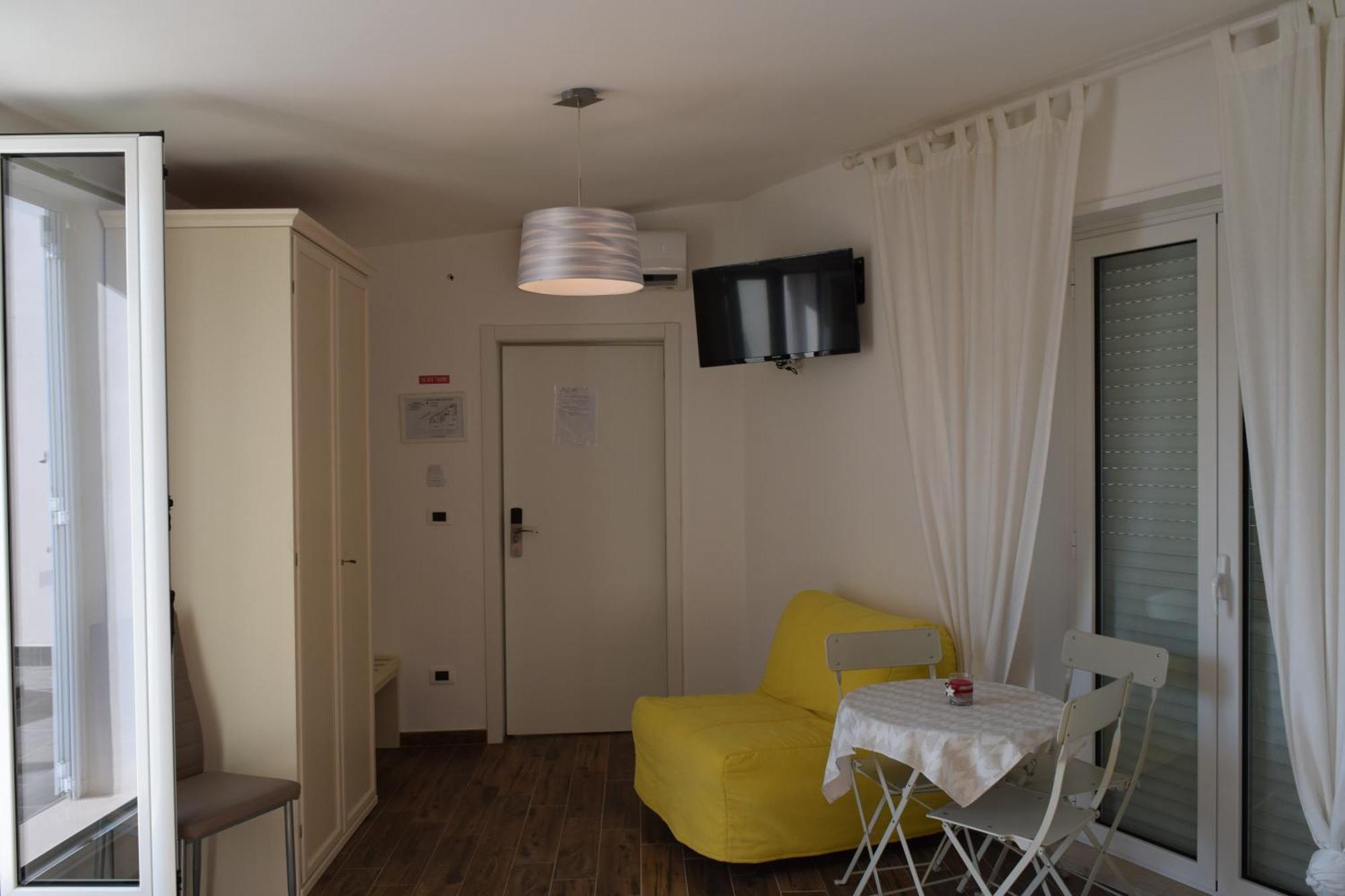 קנוסה די פוליה Domus Al Corso Con Servizio B&B מראה חיצוני תמונה